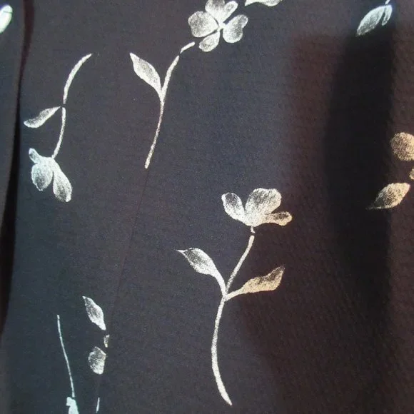 Black Lined Floral Vest Medium - Picture 2 of 4